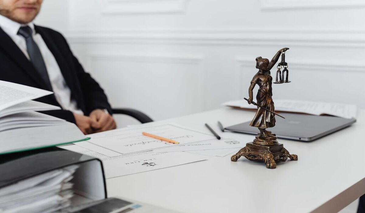 legal advisor in dubai